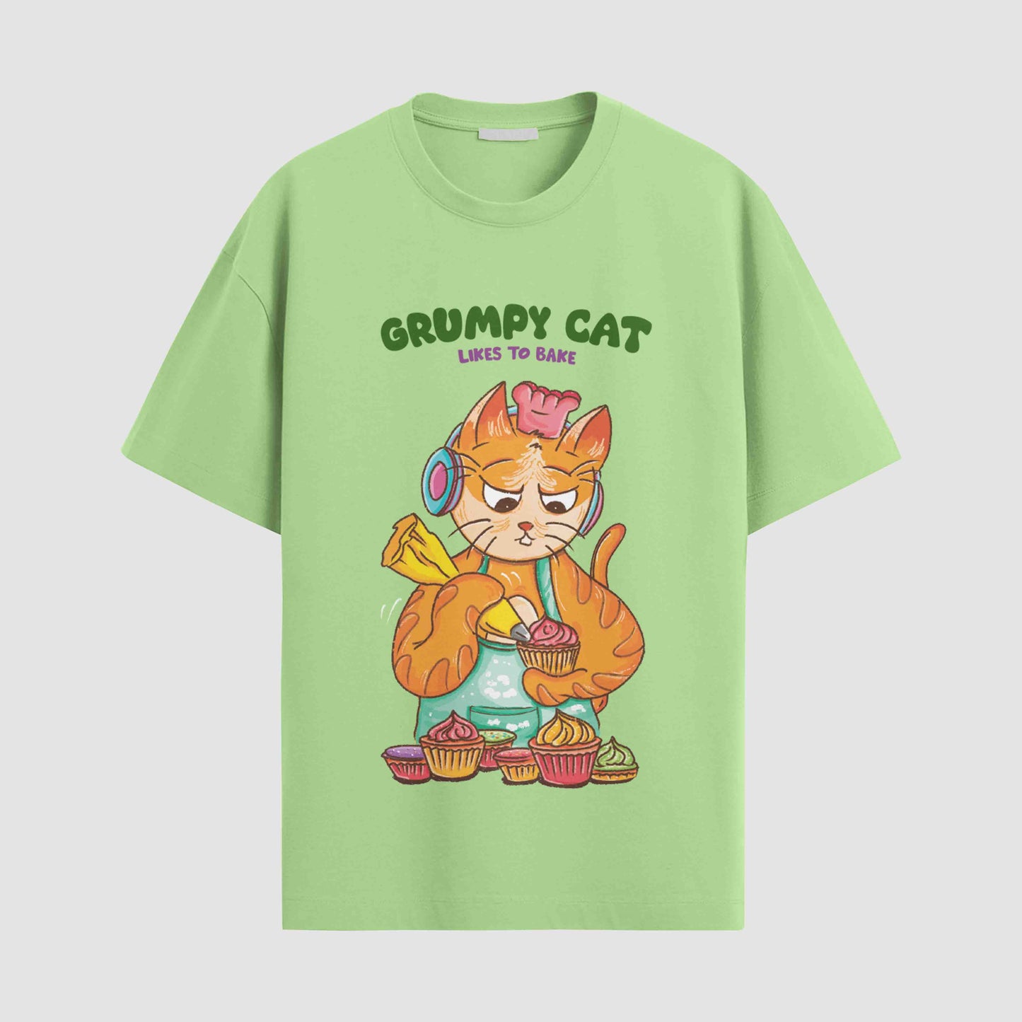 Grumpy cat likes to bake